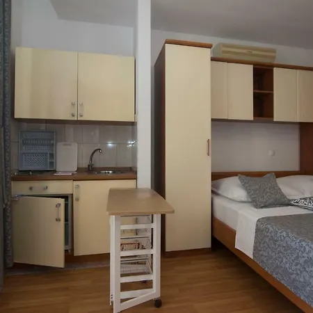 Apartments And Rooms Kapulica Tucepi Exterior photo