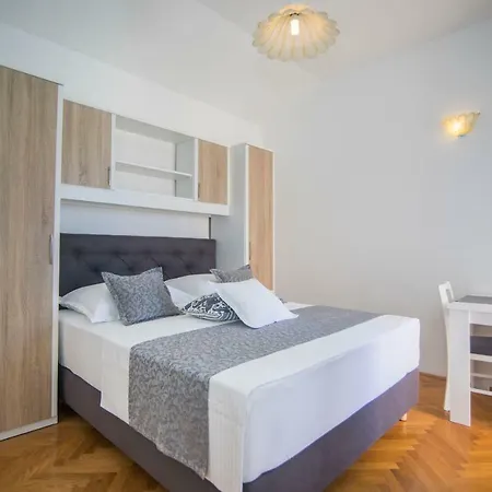 Apartments And Rooms Kapulica Tucepi Exterior photo