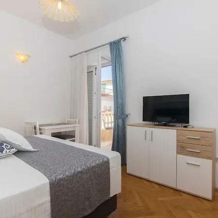 Apartments And Rooms Kapulica Tucepi Exterior photo