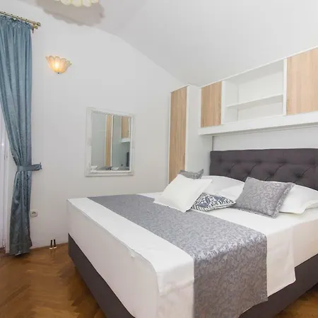 Apartments And Rooms Kapulica Tucepi Exterior photo