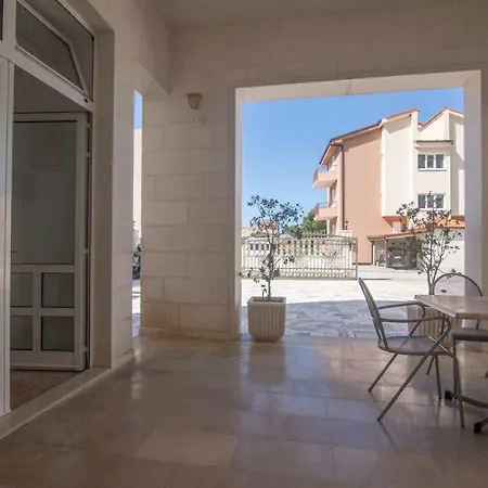 Apartments And Rooms Kapulica Tucepi Exterior photo