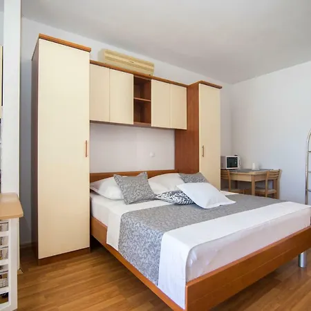Apartments And Rooms Kapulica Tucepi Exterior photo