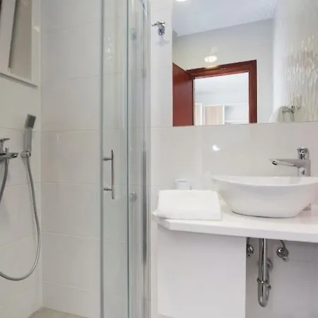 Apartments And Rooms Kapulica Tucepi Room photo